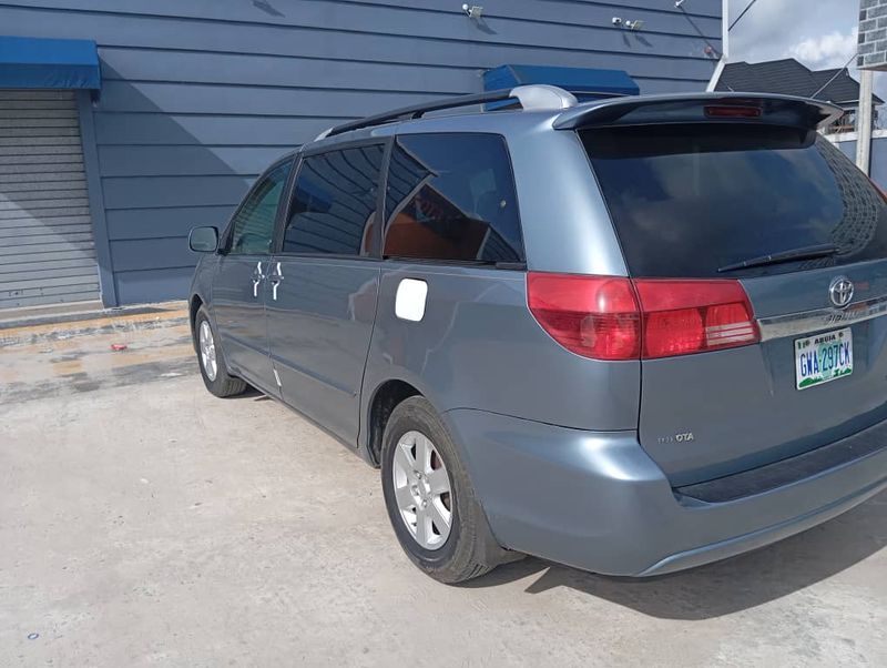 Thumbnail 5 of 2005 Toyota Sienna